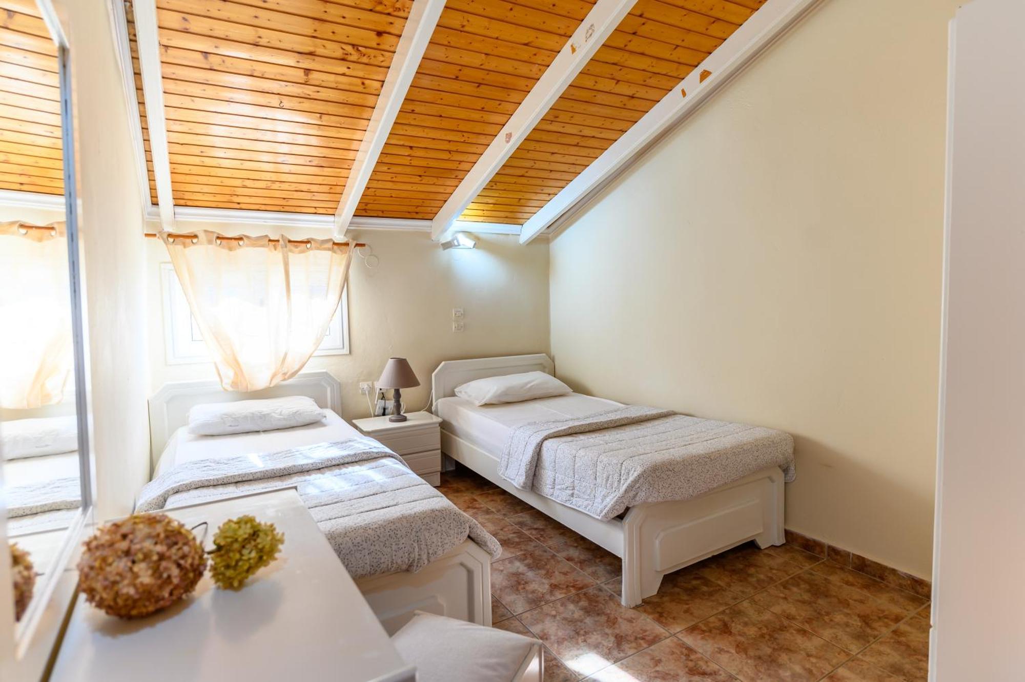Louiza Apartments Agios Gordios  Extérieur photo