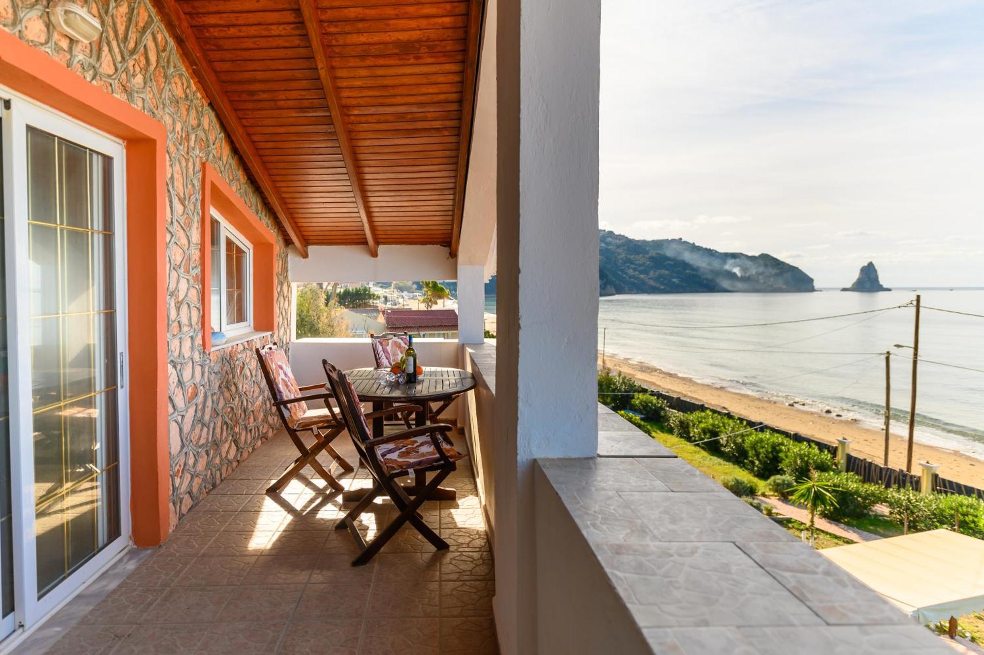 Louiza Apartments Agios Gordios  Extérieur photo