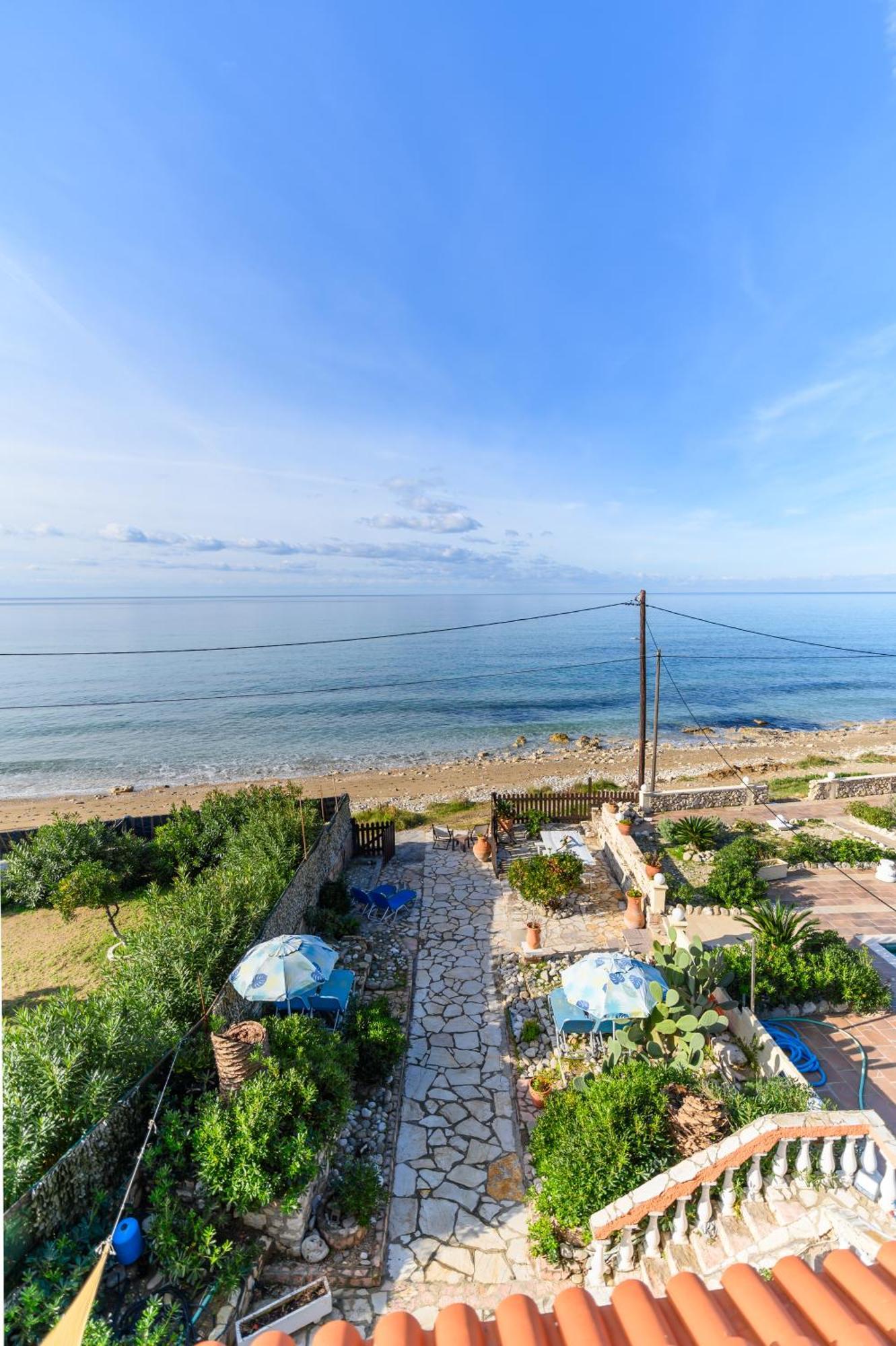 Louiza Apartments Agios Gordios  Extérieur photo