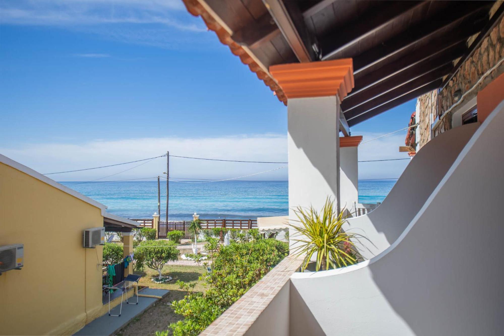Louiza Apartments Agios Gordios  Extérieur photo